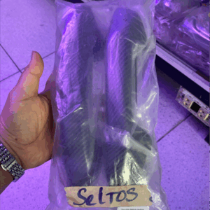 Tay cửa Seltos cacbon