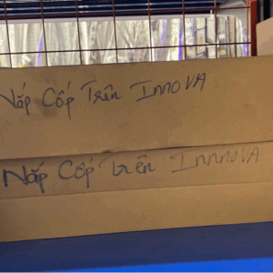 Nắp hộc cốp Innova 06->12